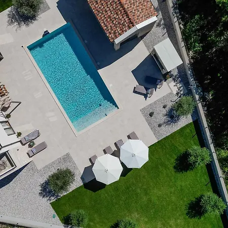 Vonskari Luxury Pool *