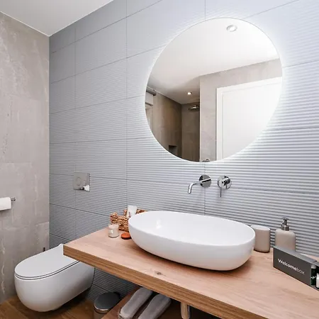 Vonskari Luxury Pool Vila *