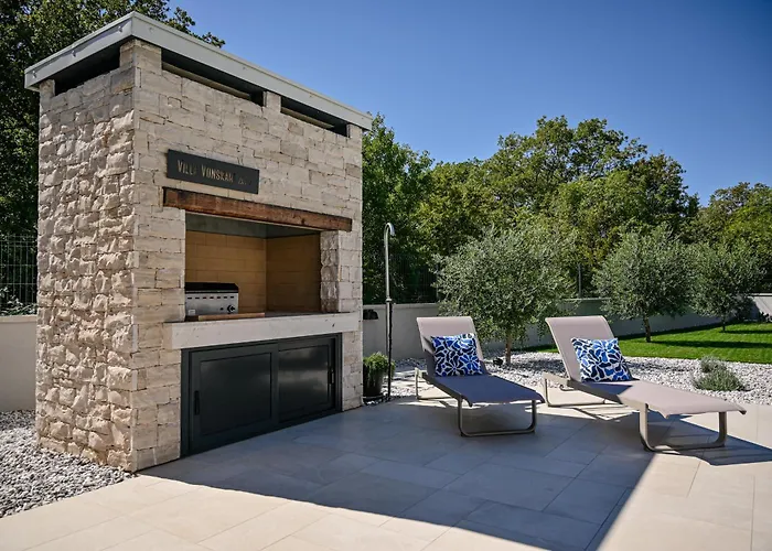 Vilă Deluxe Vonskari With Heated Pool