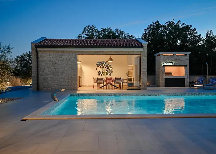 Vilă Deluxe Vonskari With Heated Pool Veglia