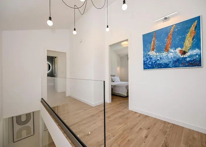 Deluxe Vonskari With Heated Pool *