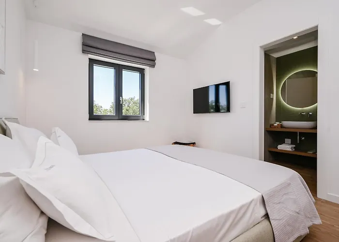 Deluxe Vonskari With Heated Pool *