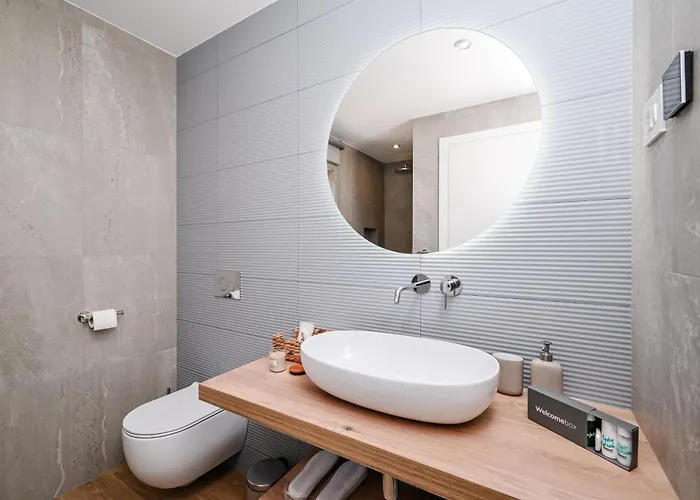 Deluxe Vonskari With Heated Pool Vilă *