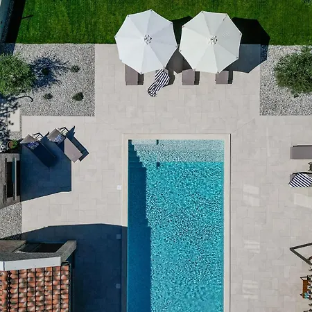 Deluxe Vonskari With Heated Pool And Complete Privacy Villa