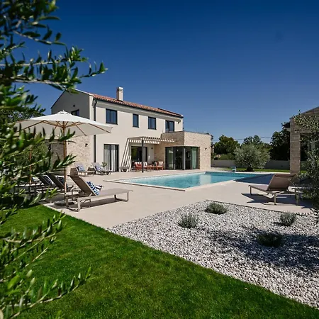 Вилла Vonskari Luxury Pool *