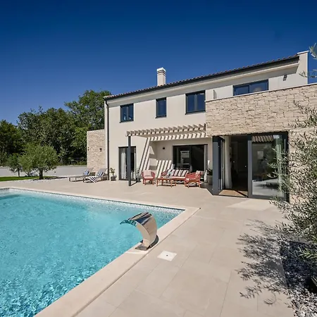 Deluxe Vonskari With Heated Pool And Complete Privacy