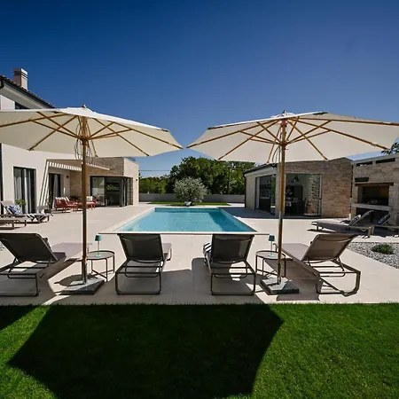 Dekuxe Vonskari With Heated Pool And Complete Privacy Villa