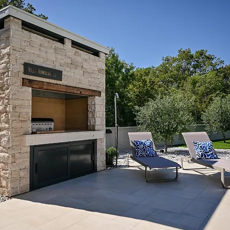 Vila Deluxe Vonskari With Heated Pool