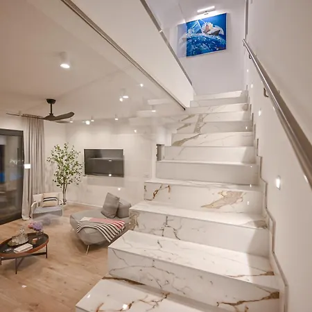Vonskari Luxury Pool Вилла