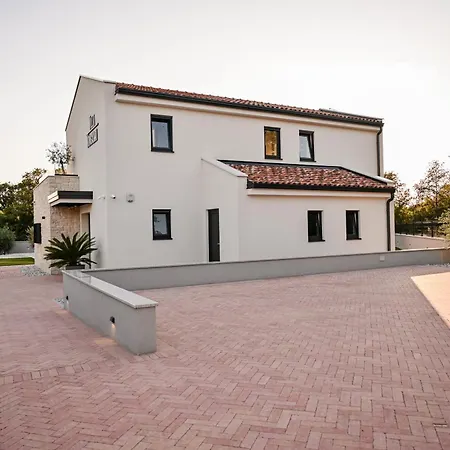 Villa Dekuxe Vonskari With Heated Pool And Complete Privacy *