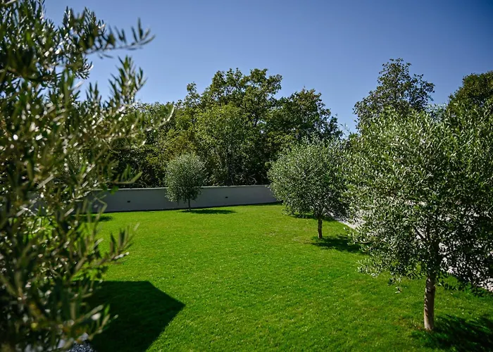 Deluxe Vonskari With Heated Pool Krk Town