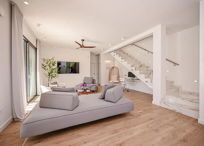 Vila Deluxe Vonskari With Heated Pool *