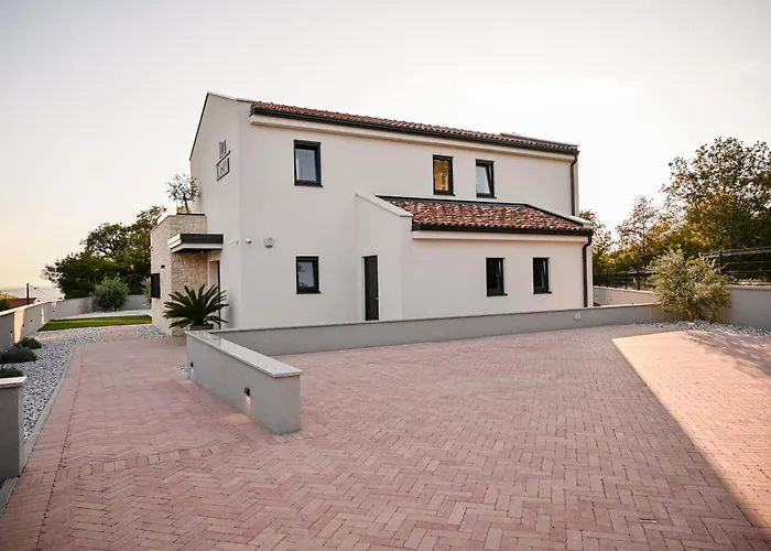 Vila Deluxe Vonskari With Heated Pool *