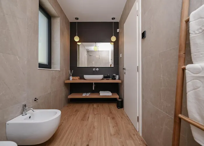 Deluxe Vonskari With Heated Pool Krk Town